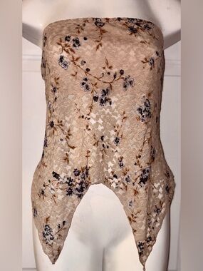 Urban Renewal Remnants Witchy Multicolor Lace Top Size XL
Ivory/blue floral